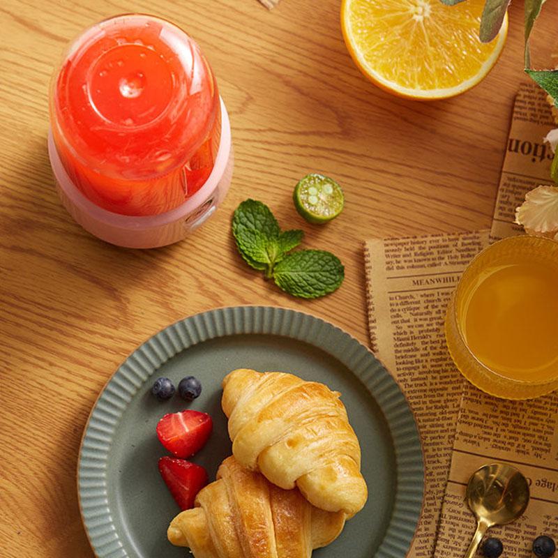 Juice Cup Household Fruit Juicer Mini Small Juice Cup Electric Portable Juice Machine Wireless Juicer