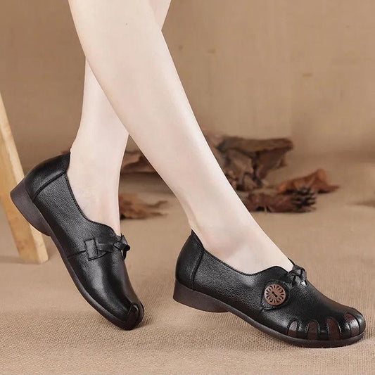 Women's Spring and Autumn National Style Soft Soled Leather Shoes Plus Size Non Slip Flat Single Leather Shoes