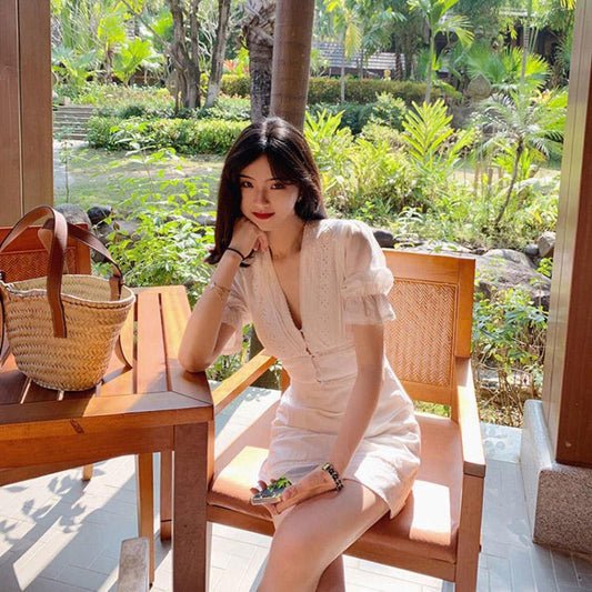 2021 Spring Summer New Holiday Style French Lace Side V-neck Short-sleeved Dress with Wooden Ears Women