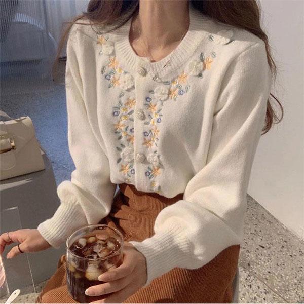 Autumn Small Fresh Embroidered Knitted Cardigan Long-sleeved Jacket Sweet Wild Sweater Women