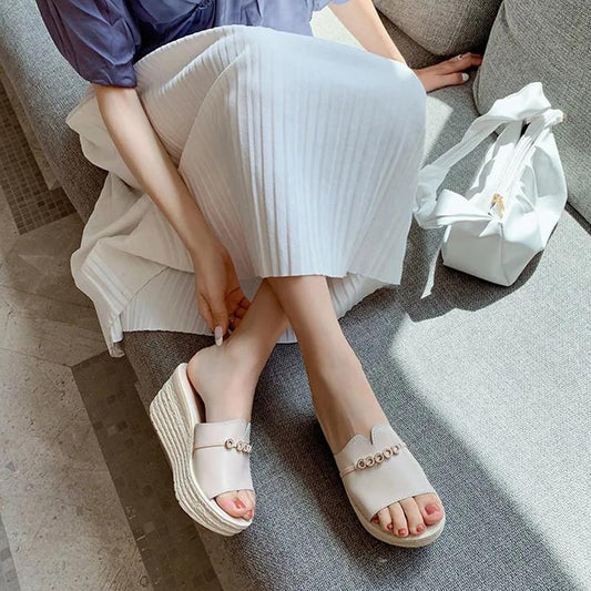 7cm High-heel Sandals and Slippers Slope-heel Ladies Slippers Thick-soled Non-slip Leather Mother Shoes Beach Shoes Casual Shoes Outdoor Slippers