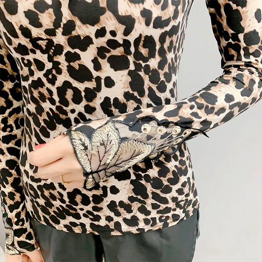 Women's Autumn and Winter Plush Leopard Print Bottom Shirt Large Size Long Sleeve Lace Embroidered Top