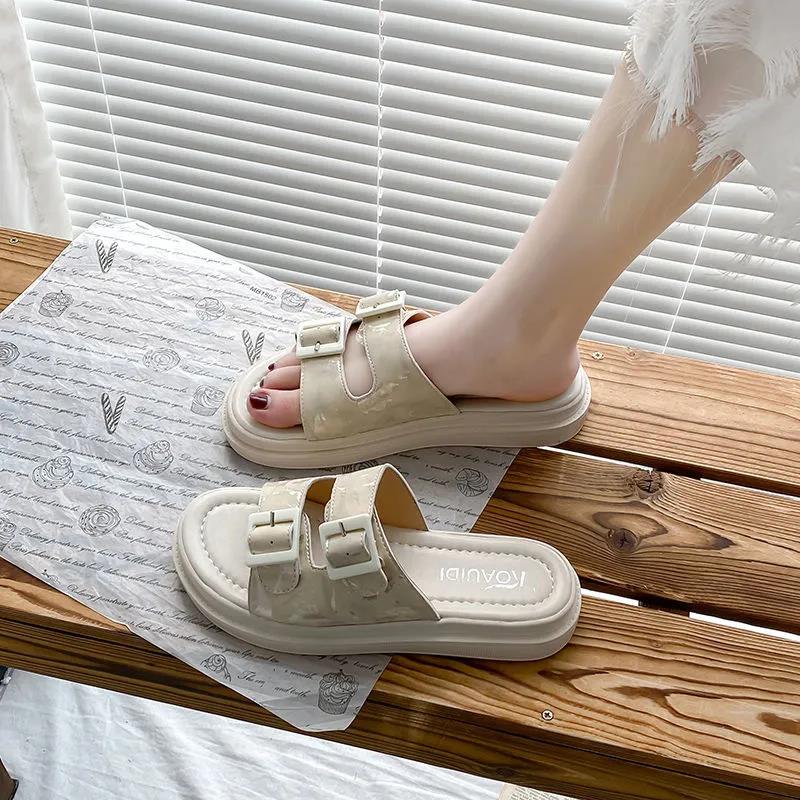 Thick-soled Sandals and Slippers Women Wear Fashionable Beach Shoes Outside In Summer