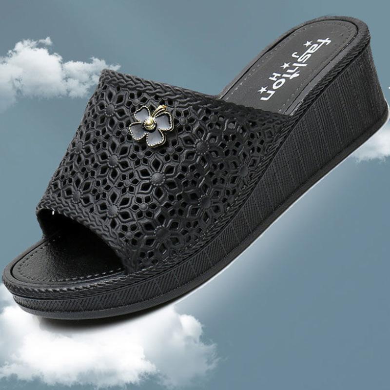 Ladies Summer Sandals and Slippers All-match Outer Wear Wedge Heel Fashion Trend Non-slip Beach Shoes