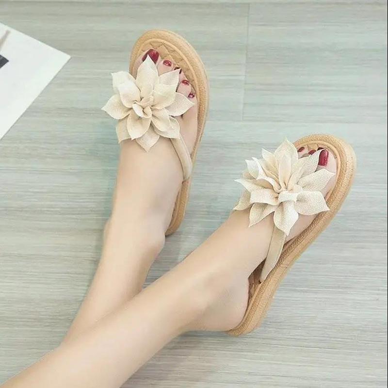 Wear Flat-bottomed Flip Flops and Thick-bottomed Sandals In Summer Women's Flower Slippers Women's Seaside Beach Non-slip Holiday Flip-flop Sandals