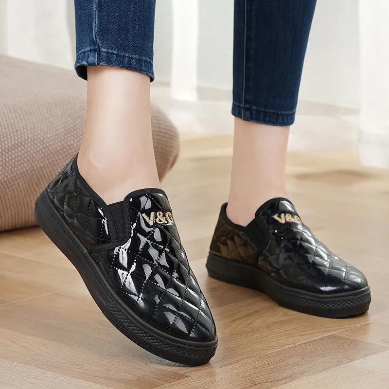 Winter Plus Velvet Keep Warm Ladies Cotton Shoes Flat Non-slip and Waterproof Leather Shoes