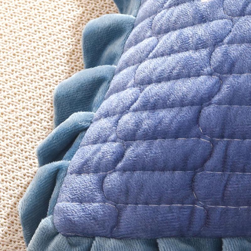 Crystal Velvet Pillowcase Quilted Cotton Warm Lace Pillowcase A Pair of Printed Suede Pillow Core Short Plush Pillow Set