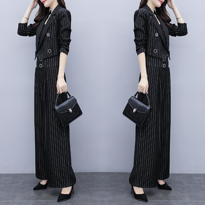 Casual Suit Female Ladies Temperament Suit Striped Short Jacket + Wide-leg Pants Two-piece Suit Is Thin and Tall. Ladies Work Suit Is Elegant