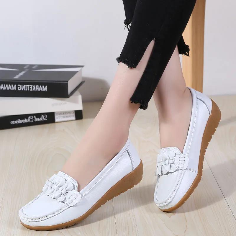 Women's Single Shoes Fashion Peas Shoes Leather Soft Sole Wedge Heel Shoes