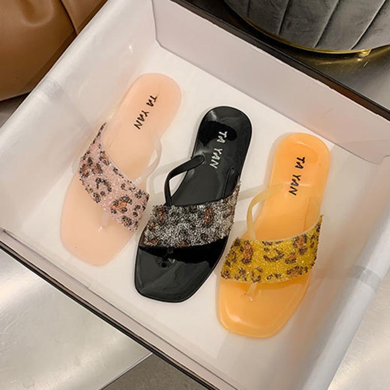 Plastic Crystal Slippers Women Wear Non-slip Sandals Slippers Rhinestone Herringbone Fashion All-match Crystal Shoes Please buy the bigger one