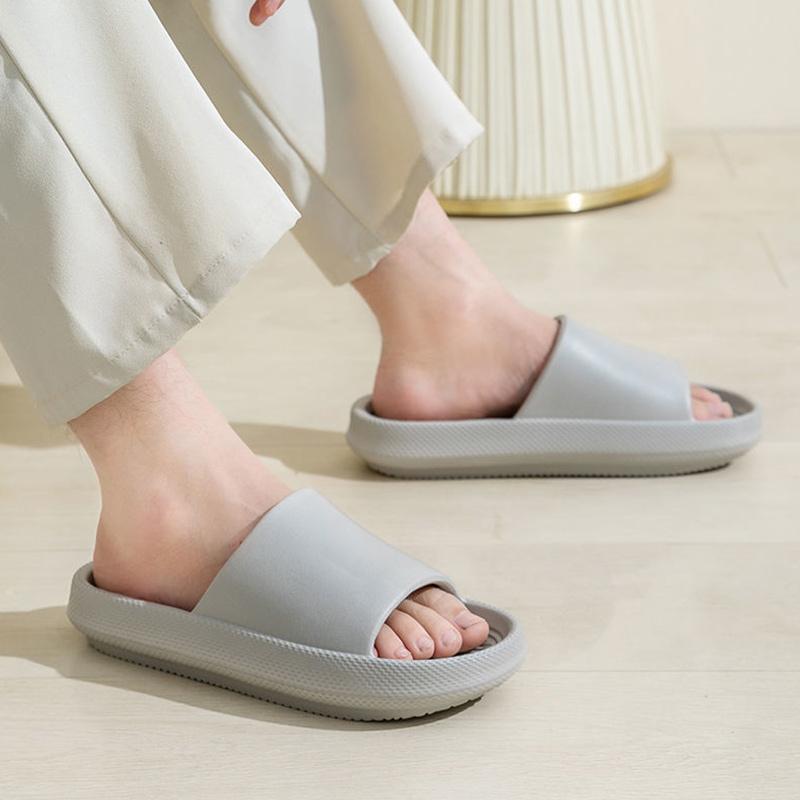 Summer Men's Sandals and Slippers Indoor Non-slip Bathroom Household Sandals and Slippers Wear Beach Shoes