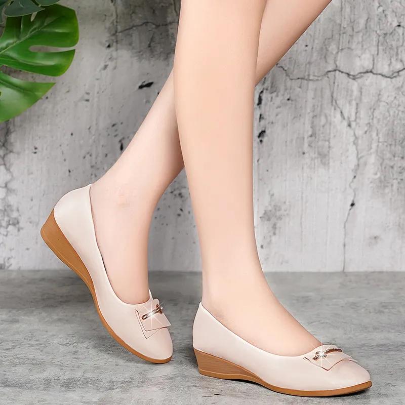 2022 Spring and Autumn Flat Shoes Wedge Work Shoes Slip on Women's Shoes
