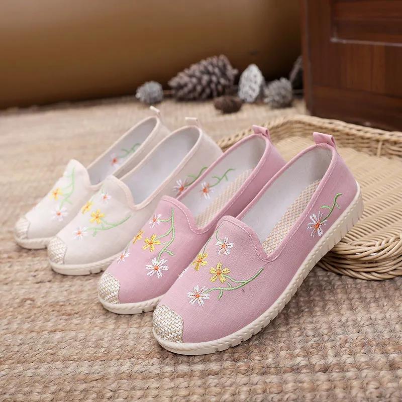 Women's Old Beijing Breathable Cloth Shoes Canvas Flat Soled Non Slip Casual Shoes