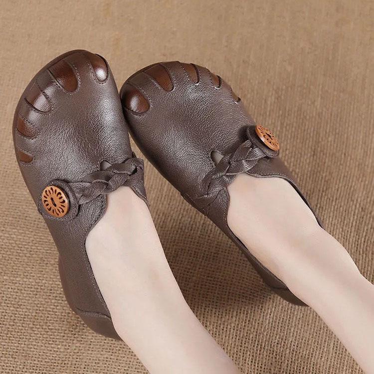 Women's Spring and Autumn National Style Soft Soled Leather Shoes Plus Size Non Slip Flat Single Leather Shoes