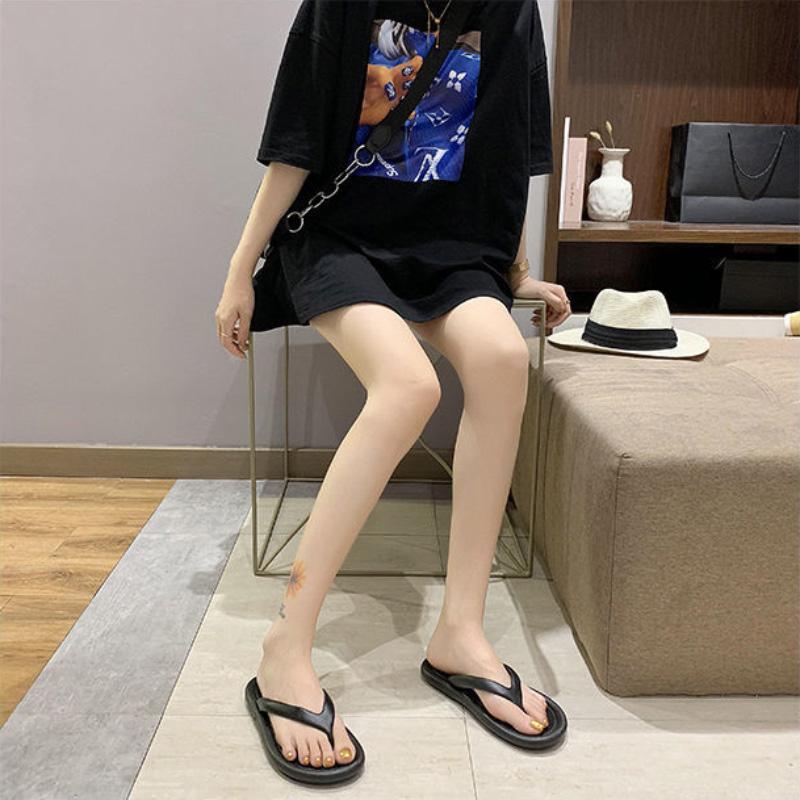 Flip-flops Women Wear Flat-bottomed Non-slip Flip Flops Outside Summer Outdoor Beach Sandals Slippers