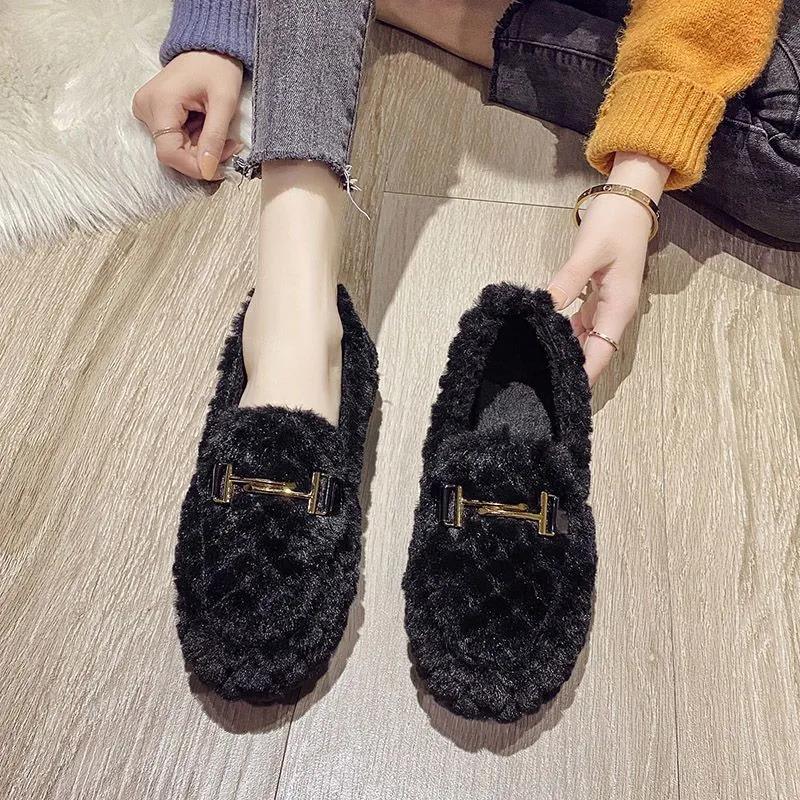 Autumn and Winter Women's Plush Shoes  Plus Velvet Cotton Shoes Short Plush Ankle Boots