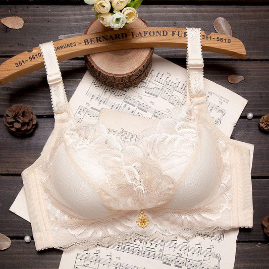 Fashion Seamless Lace 3/4 Cups Gathered Bra on The Inside Outside Wearing A Beautiful Back Vest Bra