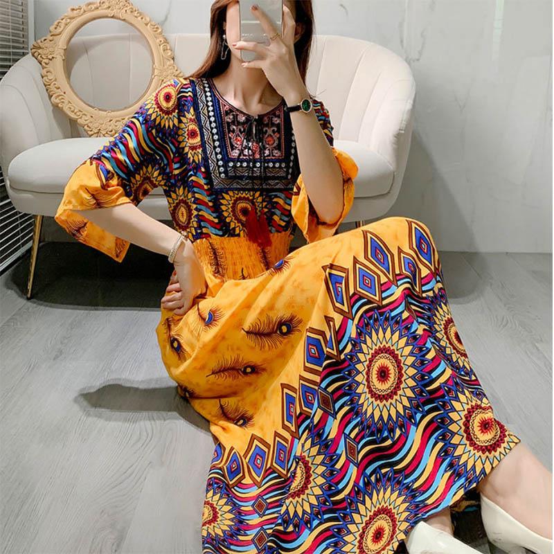 Ethnic Style Round Neck Three-quarter Sleeve Dress Retro Elastic Waist Ruffled Large Swing Skirt Holiday Travel Long Skirt Large Size Women's Clothing