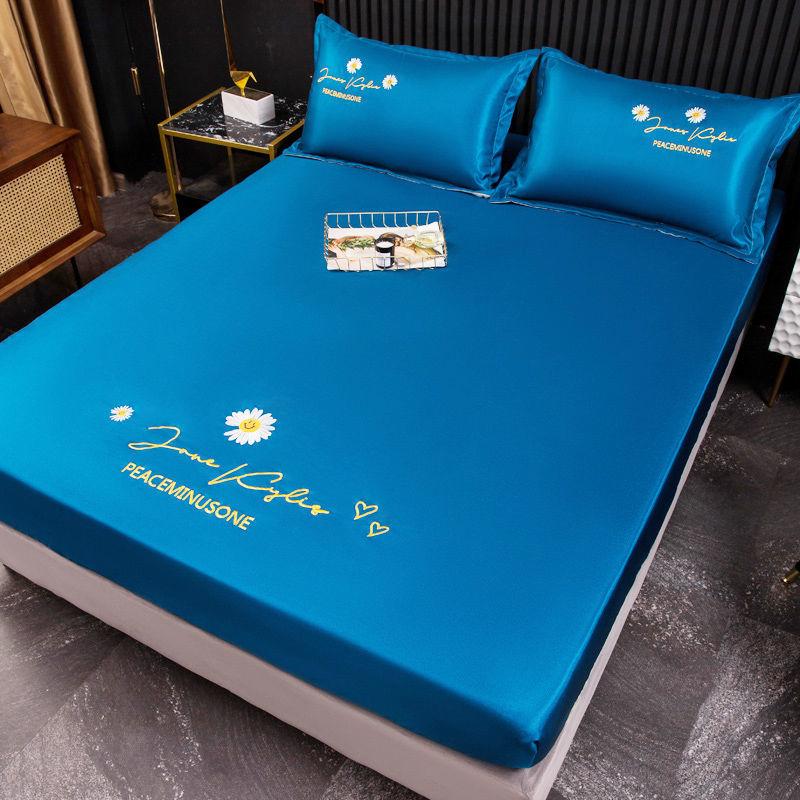 Three-piece Embroidered Ice Silk Mat Bed Ice Silk Mat with Foldable and Machine Washable Sheets