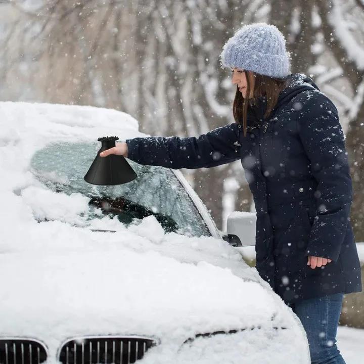 Car Snow Removal Shovel Multifunctional Vehicle Snow Removal Glass Defrosting Snow Scraping and Deicing Brush Winter Snow Removal Tool Artifact