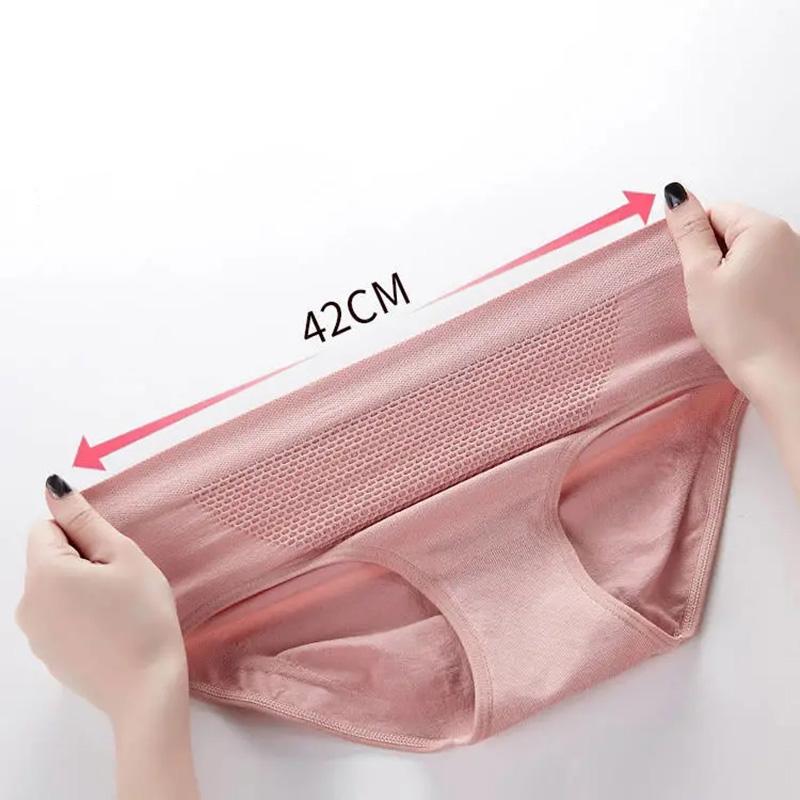4 Pcs Women's cotton Mid-waist solid Warm belly Underwear Cotton Stalls Hips seamless panties Lower Abdomen Slimming Postpartum Breathable Underwear