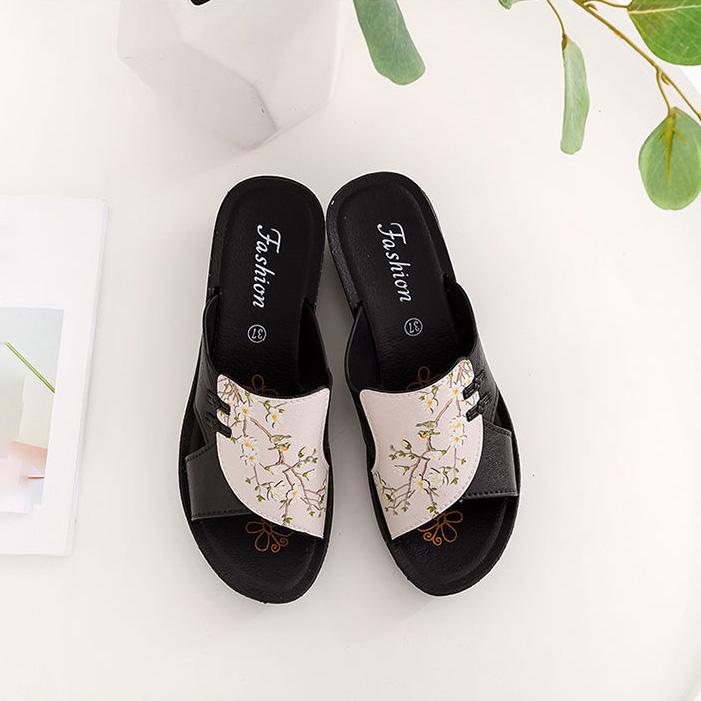 Women's Slippers Summer Leather Retro Woman Flip Flops Shoes Casual Platform Women's Outdoor Slippers