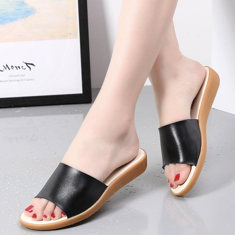 Real Cowhide Sandals and Slippers Ladies Summer Non-slip Mother Soft Flat Casual Beach Wear All-match