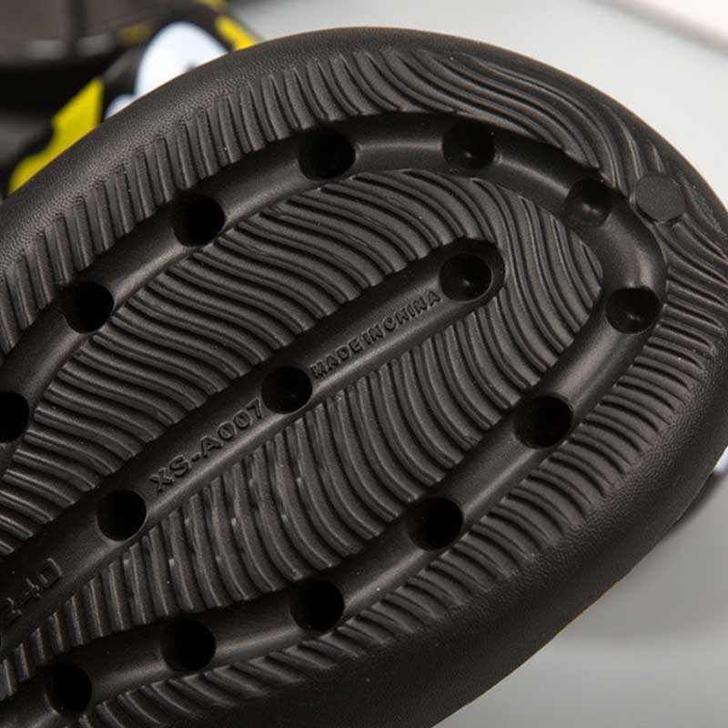 Summer Beach Cave Shoes Men's Sandals Soft Sole Toe Non-slip Outer Wear Sandals and Slippers