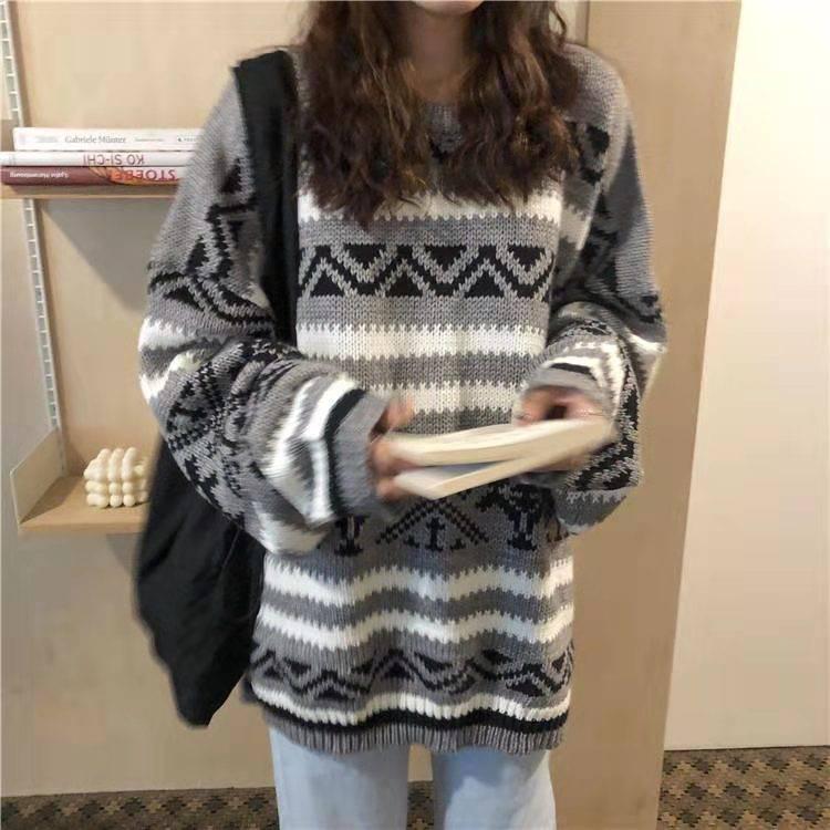 Autumn and Winter Stripe Long-sleeved Jacquard Sweater Loose Round Neck Female Sweater Wild