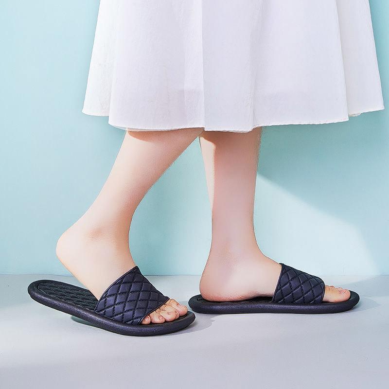 New Slippers Women Summer Thick Bottom Indoor Home Couples Home Bathroom Non-slip Soft Wear Cool Slippers