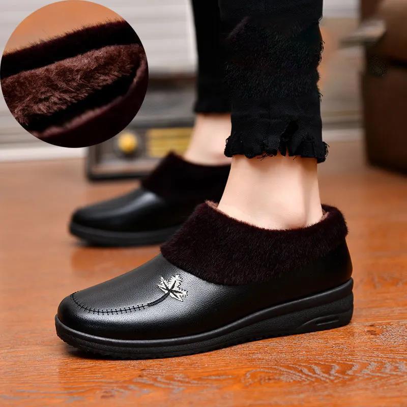 Winter Cotton Shoes and Snow Boots Women Flat Bottom and Velvet Warm Leather Shoes Winter Shoes Soft Bottom Non-slip