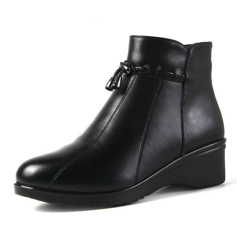 Winter Mother's Cotton Shoes and Velvet Warm Short Boots Middle-aged Women's Shoes Soft-soled Non-slip Leather Shoes