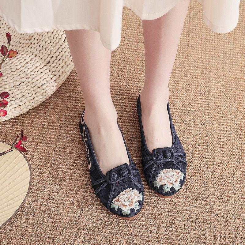 Old Beijing Flat Shoes All-match Female Embroidered Shoes Square Dance Shoes Ethnic Style Hanfu Shoes Casual Cloth Shoes