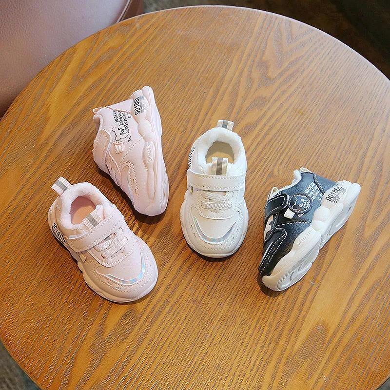 Winter 0-2 Years Old Soft Soled Men's and Women's Treasure Walking Shoes Plush Warm Leather Children's Casual Shoes Anti Slip Children's Sports Shoes