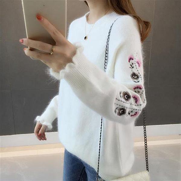 Autumn and Winter Fashion Round Neck Sweater Loose Long-sleeved Pullover Top Simple Style Women's Bottoming Shirt