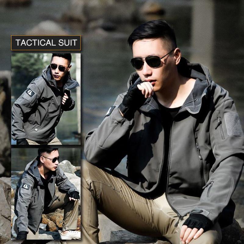 Men's Outdoor Sportswear Windproof and Waterproof Mountaineering Clothing Thick Hooded Outdoor Jackets Fleece Soft Shell Plus Size Cycling Clothing