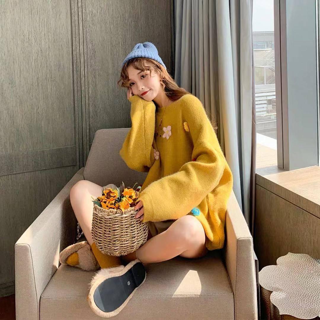 Loose Embroidered Sweet Sweater Girl Pullover Autumn and Winter Fashion Wild Sweater
