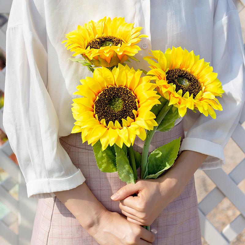 Sunflower Simulation Bouquet Decoration Dried Flowers Fake Flowers Picnic Plastic Flower Decoration Decoration Hand Holding Home Decoration