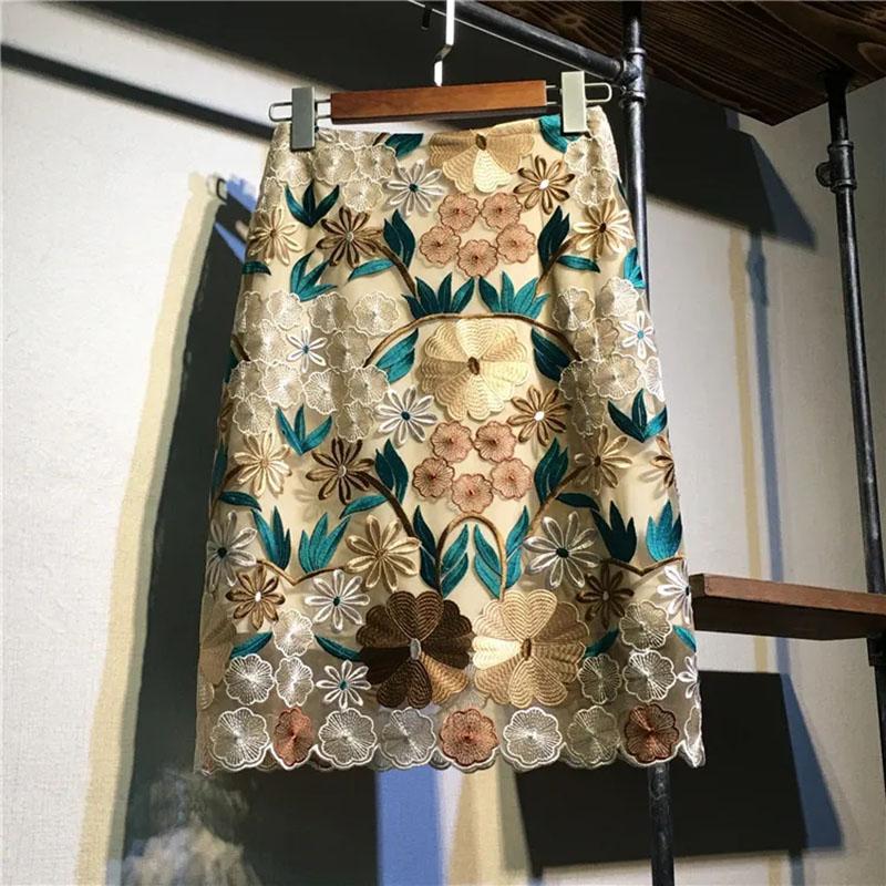 Exquisitely Floral Embroidered Water-soluble Lace Skirt Women's Knee Skirt High-quality Mesh Bag Hip A-line Skirt Retro Pattern Mid-length Skirt