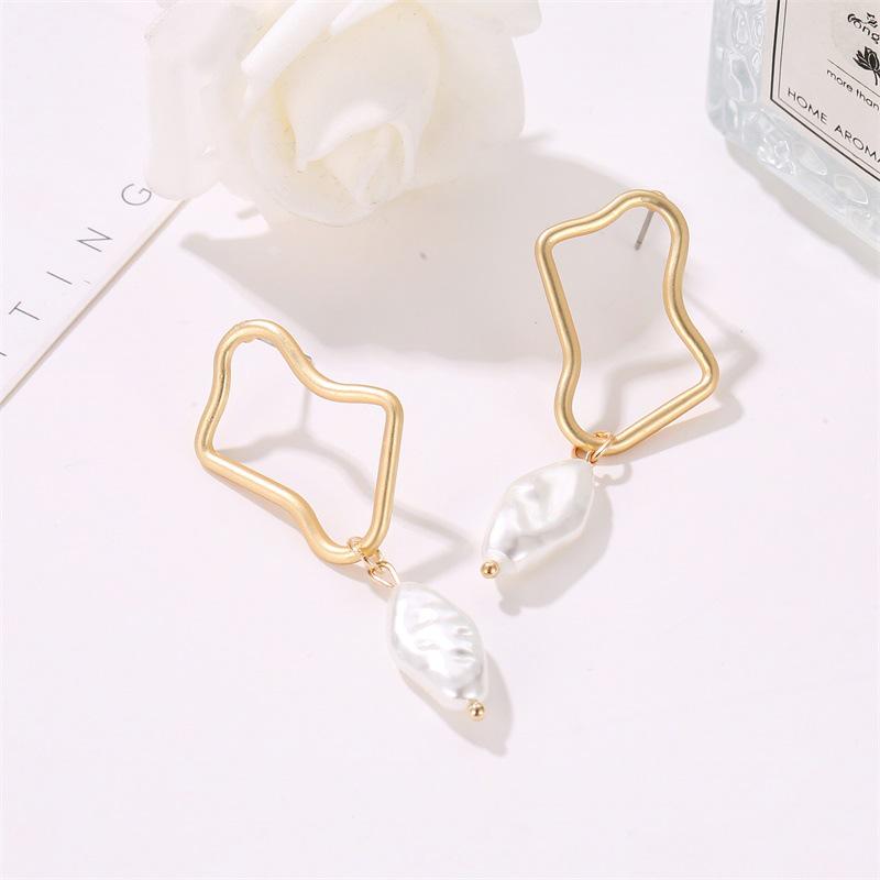 Wild Geometric Pearl Stud Earrings Beautiful Simple Irregular Ladies Earrings