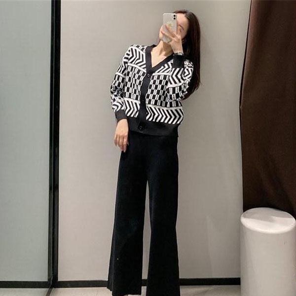 Autumn and Winter Retro Plaid Knitted Jacket Women Loose and Versatile Short College Style Outer Sweater