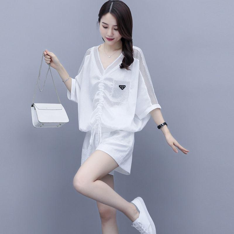 Casual Plus Size Women's Two-piece Loose-fitting Sweater + Shorts Two-piece Suit Women's Casual Loose-fitting Suit Elegant Temperament Suit
