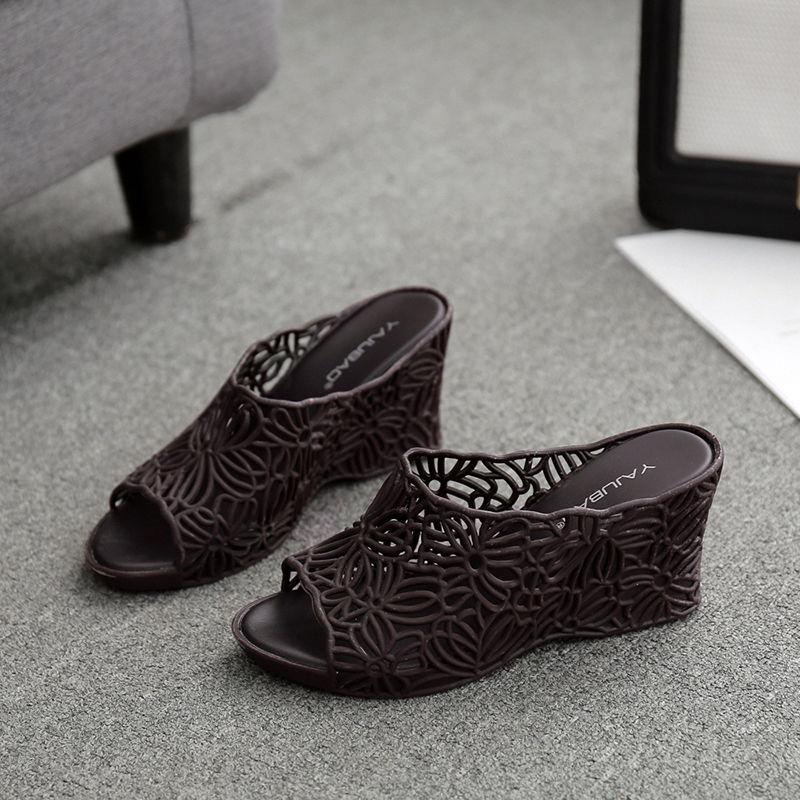 Summer Ladies Crystal Thick Bottom Wedges Plastic Sandals Jelly High-heeled Crystal Fashion Mother Non-slip Sandals One Size Smaller