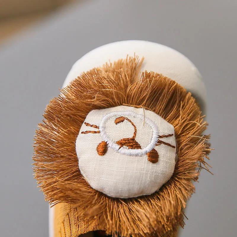 Baby's Spring and Summer Knitted Shoes Soft Soled Baby Walking Casual Shoes Cute Yellow Cartoon Lion Flat Shoes