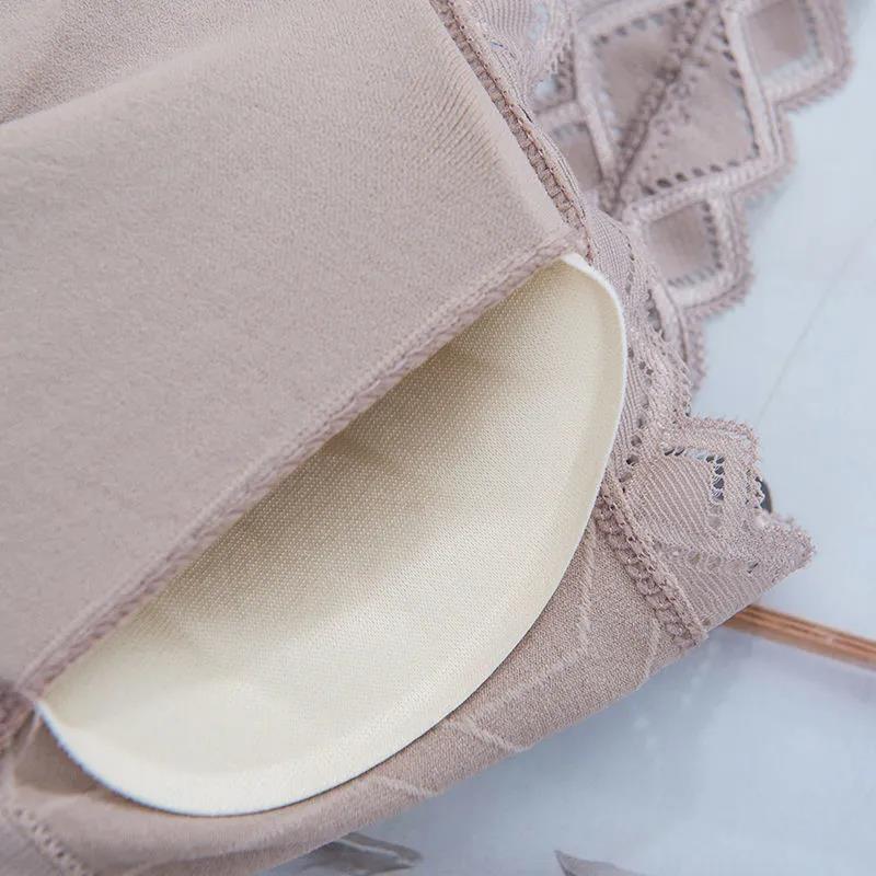 Korean version of the lace camisole without steel ring without buckle one-piece tube top wrap chest gather beauty back skin-friendly bra