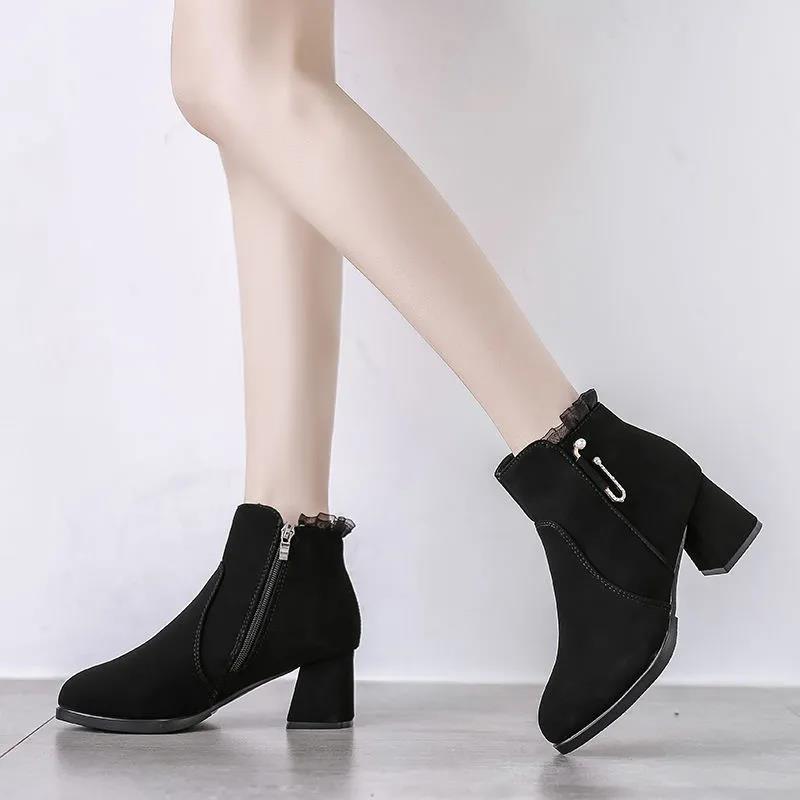 Winter Plus Velvet Padded Warm and Comfortable Cotton Boots Waterproof and Ski Boots