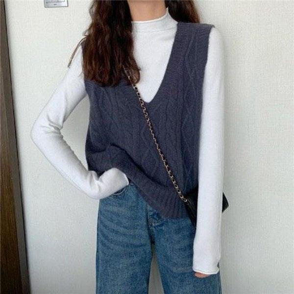 Spring and Autumn Thin Sleeveless Sweater Twist V-neck Knitted Vest Girls Wear Short Loose Waistcoat