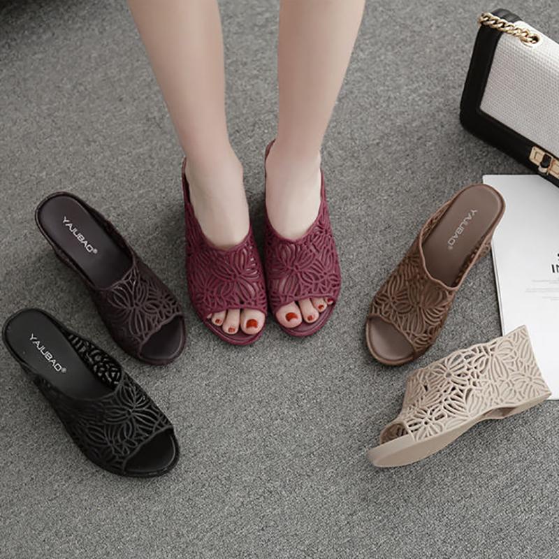 Summer Ladies Crystal Thick Bottom Wedges Plastic Sandals Jelly High-heeled Crystal Fashion Mother Non-slip Sandals One Size Smaller