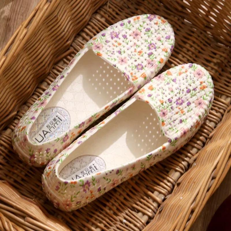 Women's Sandals Summer Hollow Breathable Waterproof Non-slip Beach Shoes Hole Shoes Soft Bottom Comfortable Flat Mother Shoes