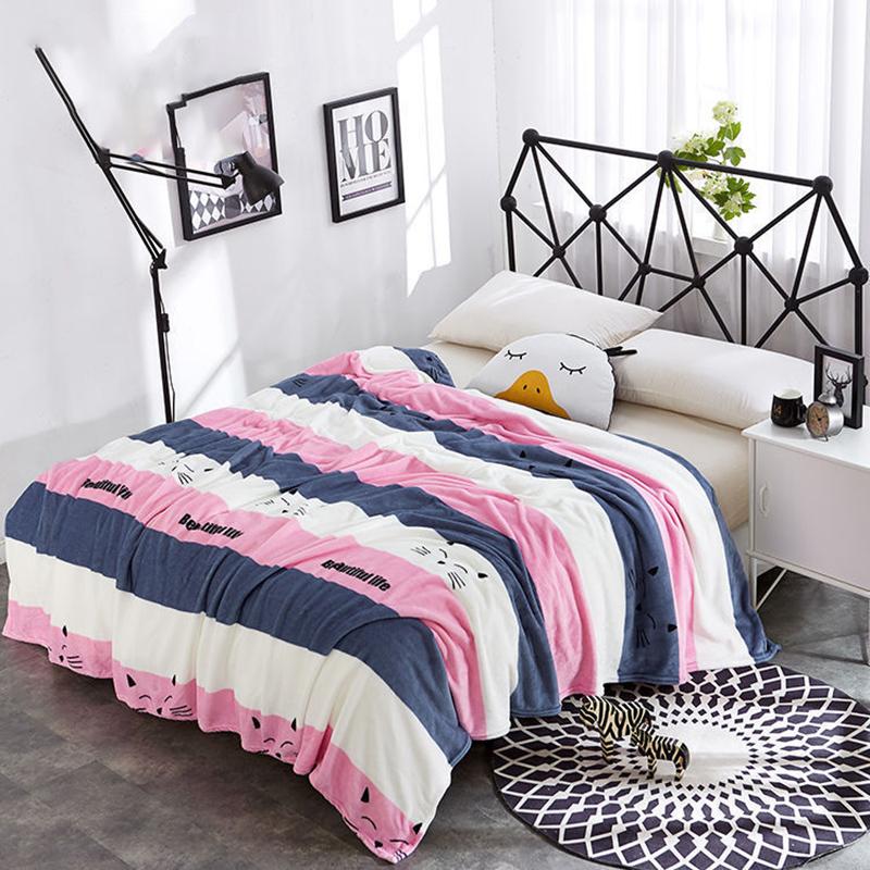 Skin-friendly Summer Blanket Flannel Sheets and Blankets Four Seasons Coral Fleece Napping Blanket